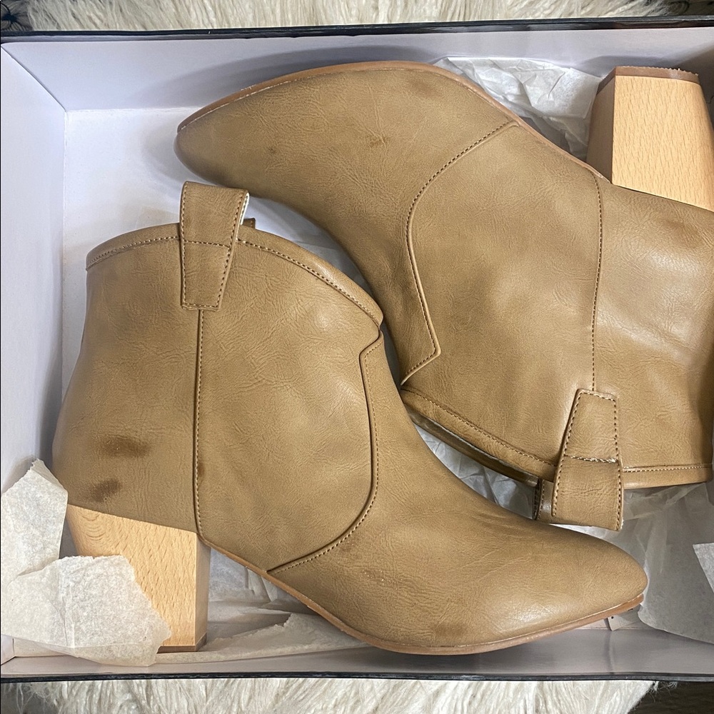 Arden Wohl Tan Ankle Boots - Picture 6 of 6